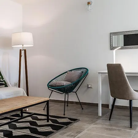 Is Laccus 6 Castiadas