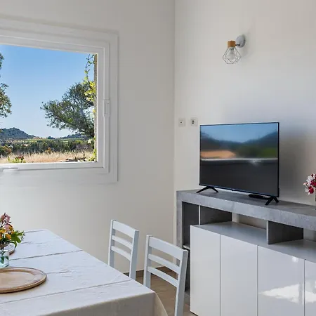 Villa Is Laccus 6 Castiadas