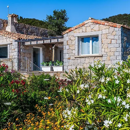 Is Laccus 6 Villa Castiadas